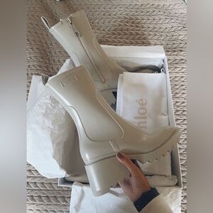 Chloe Betty logo embossed rain boots
